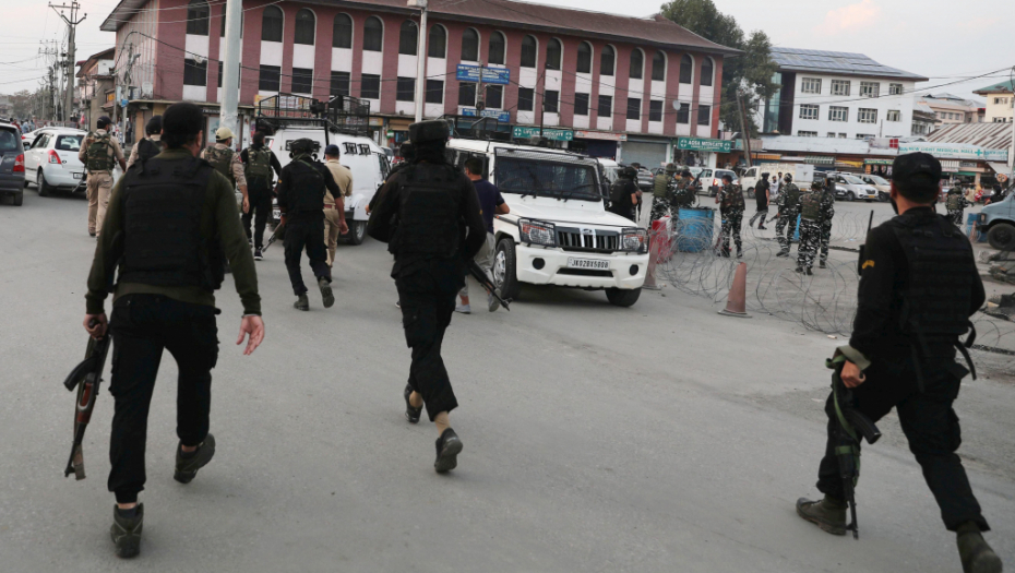 HAOS U INDIJI Vozač sina ministra automobilom pregazio farmere