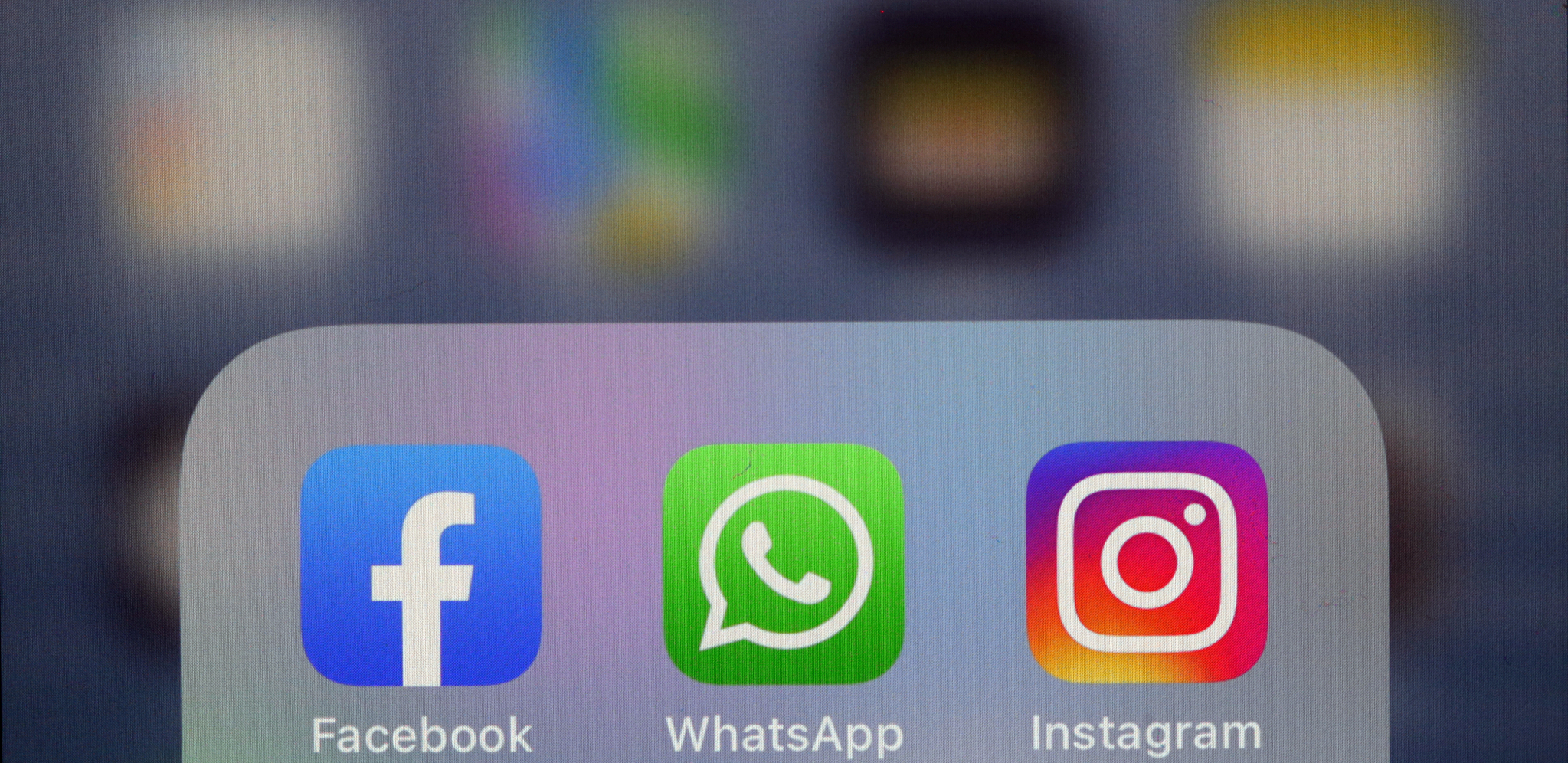 FEJSBUK I INSTAGRAM NEĆE VIŠE RADITI U EVROPI?! Velika pretnja zbog koje bi milioni mogli ostati bez svojih profila