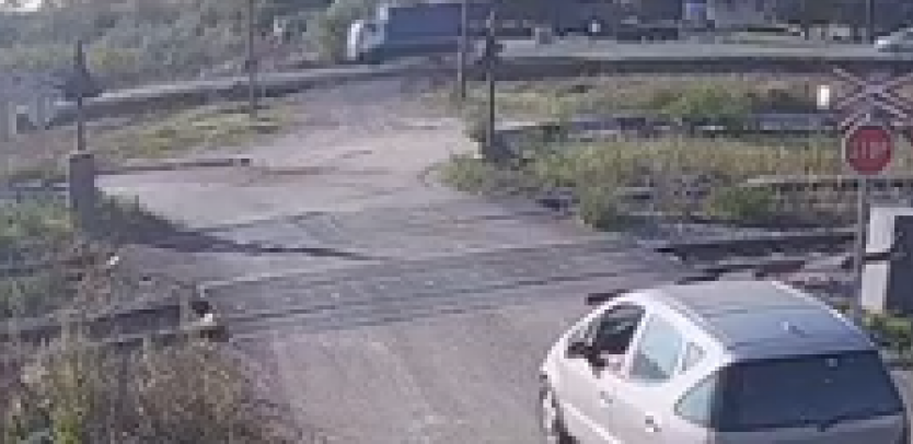 VOZ PREGAZIO ŽENU Užas kod Šapca