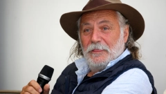 "BOLI ME CELO TELO" Rade Šerbedžija ZAJECAO NA SAV GLAS: Glumac svim silama pokušava da se održi, evo šta mu se desilo!