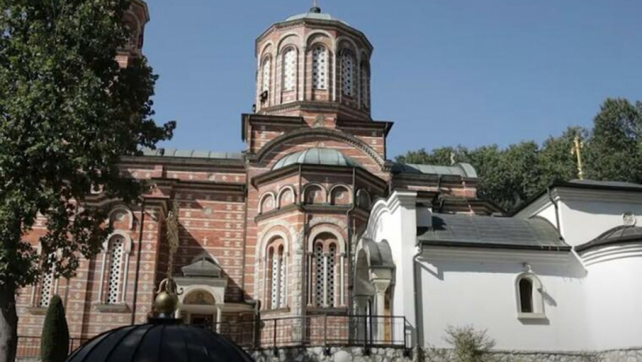 ČUDOTVORNA VODA MANASTIRA ĐUNIS Nepokretni su prohodali, a slepi progledali, jednoj devojčici se navodno prikazala Bogorodica
