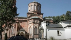 ČUDOTVORNA VODA MANASTIRA ĐUNIS Nepokretni su prohodali, a slepi progledali, jednoj devojčici se navodno prikazala Bogorodica