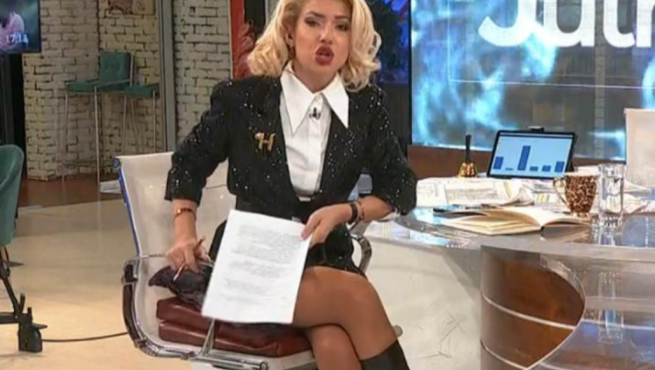MOJE TELO JE ČELIK! Jovana Jeremić u grudnjaku i providnim helankama  zapalila instagram i  zagolicala maštu muškarcima