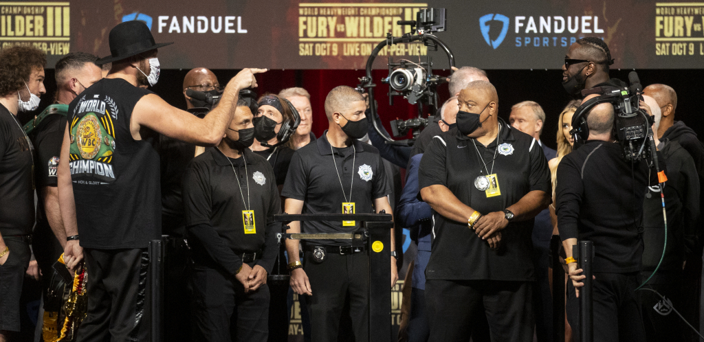 SVE JE SPREMNO ZA SPEKTAKL! Fjuri I Vajlder oborili  sopstvene rekorde u kilaži!