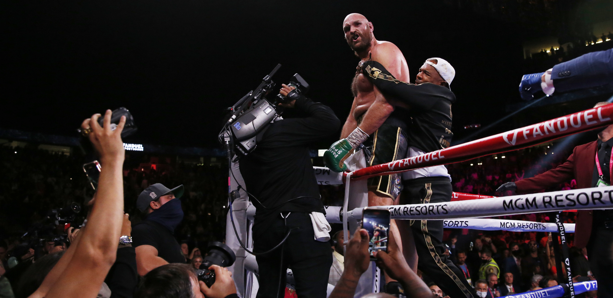 NA TALONU JE 40 MILIONA Tajson se vraća u ring, vode se pregovori oko para