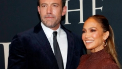 I POSLE 20 GODINA SVE "PUCA" Izgledaju kao zaljubljeni tinejdžeri, ovako Ben prati Dženifer na put, zbog jedne stvari svi ih komentarišu! (FOTO)