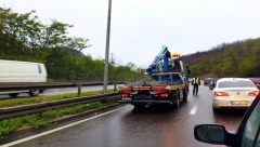 LANČANI SUDAR KOD BUBANJ POTOKA Učestvovalo šest vozila, jedno se prevrnulo, Hitna pomoć na terenu! (VIDEO)
