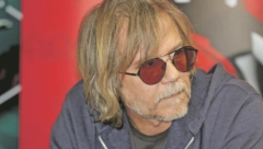 OVO JE MAJKA ŽIKE TODOROVIĆA Poznata je balerina, emotivnom objavom joj čestitao rođendan, a niko ne bi rekao da gazi devetu deceniju