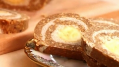 Gotov za 15 minuta: Kolač od banane, keksa i čokolade