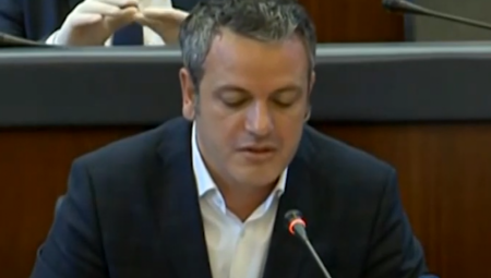 "OVA VLAST MORA BITI SMENJENA" Gaši hoće da stavi tačku na Kurtija