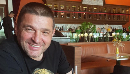 ŽIVOTNA PRIČA PEVAČA KOJI JE SA 7 GODINA OSTAO BEZ BUBREGA  Ispovest Baje Malog Knindže nikog ne ostavlja ravnodušnim