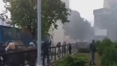 SNIMAK KOJI SVEDOČI O BRUTALNOSTI ALBANACA Ovako je Rosu upao u Kosovsku Mitrovicu i prestravio srpski narod (VIDEO)