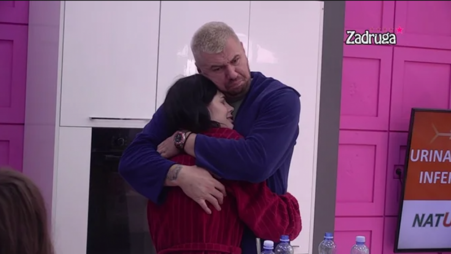 NE ZNA GDE ĆE PRE Janjuš ne može da se odluči između Deniz, Marijane i Anđele, evo kakve im je komplimente delio