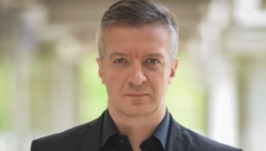 SVI SE PITAJU ŠTA SE DESILO MAŠANU LEKIĆU? Voditelja ne može niko da prepozna, fotka napravila haos!