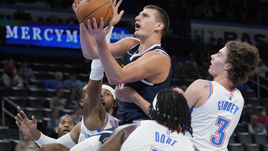 OD KOŠA DO KOŠA! Jokić raspoložen u četvrtom vezanom porazu Denvera, Pokuševski slabo šutirao!