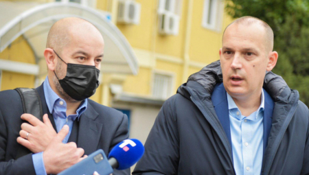 'AJDE, DOĐITE ISPRED MOG STANA! IĆI ĆEMO DO KRAJA! Lončar poručio: Protesti su bezobrazluk, ja sam imenovao Krizni štab!