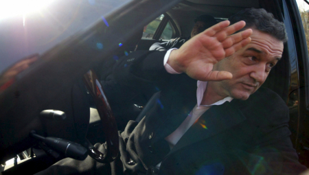 NAJKONTROVERZNIJI VLASNIK KLUBA OPET ŠOKIRAO Radije bih uzeo pištolj i pucao sebi u glavu!