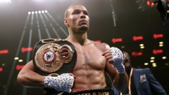 NAJLUĐI AUTOGRAM IKAD Nećete verovati šta je navijač doneo da mu bokser potpiše (VIDEO)