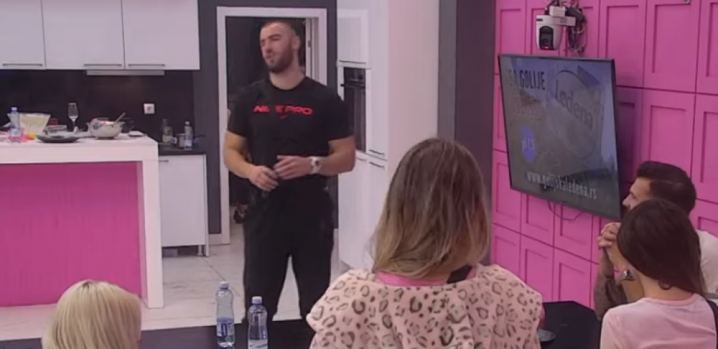 NA KORAK DO RASKIDA ZBOG SANDRE! Mensur doživeo pomračenje, Milica udarila nikad jaču kontru i pokazala stav koji je dugo krila!