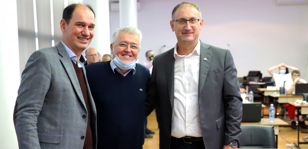 DEKAN KOJI VREME MERI PO ŠAHOVSKOM SATU Vladimir Popović: Tehnika i šah su izuzetno povezani!