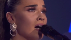 KAŽU DA SAM SELJANKA KAO RADA MANJLOVIĆ! Mlada pevačica priznala da je pogađaju komentari i da se nije navikla na gužve u Beogradu