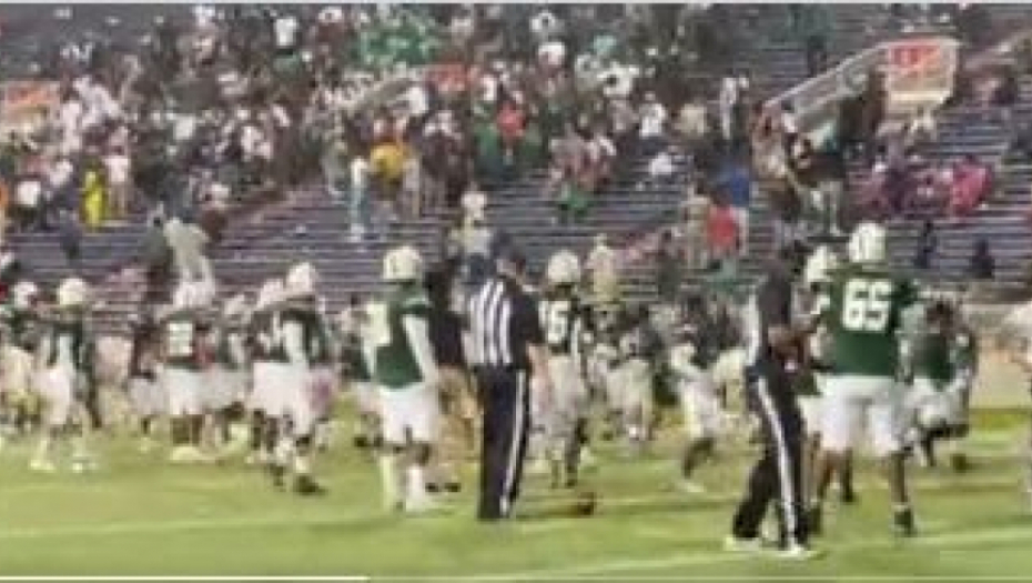 UŽASNE SCENE NA ŠKOLSKOJ UTAKMICI! Maloletnici ranjeni u pucnjavi,  jedna osoba u životnoj opasnosti! ( UZNEMIRUJUĆI VIDEO)