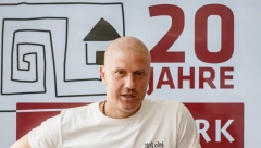 SVI ZANEMELI KADA SU GA VIDELI Ostao je i bez kose, nema koja ga muka nije snašla