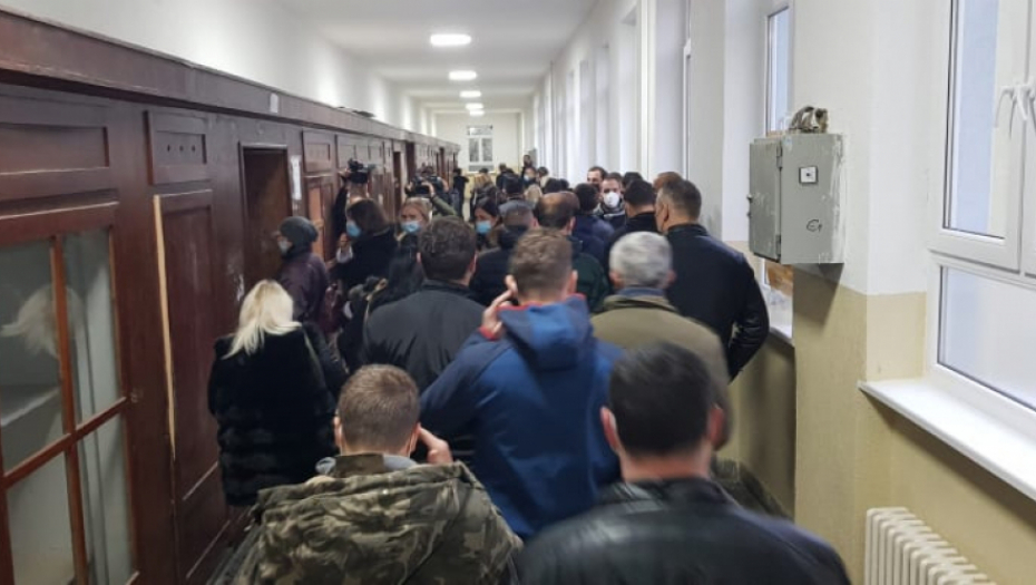 EU OCENILA Izborni proces teče nesmetano