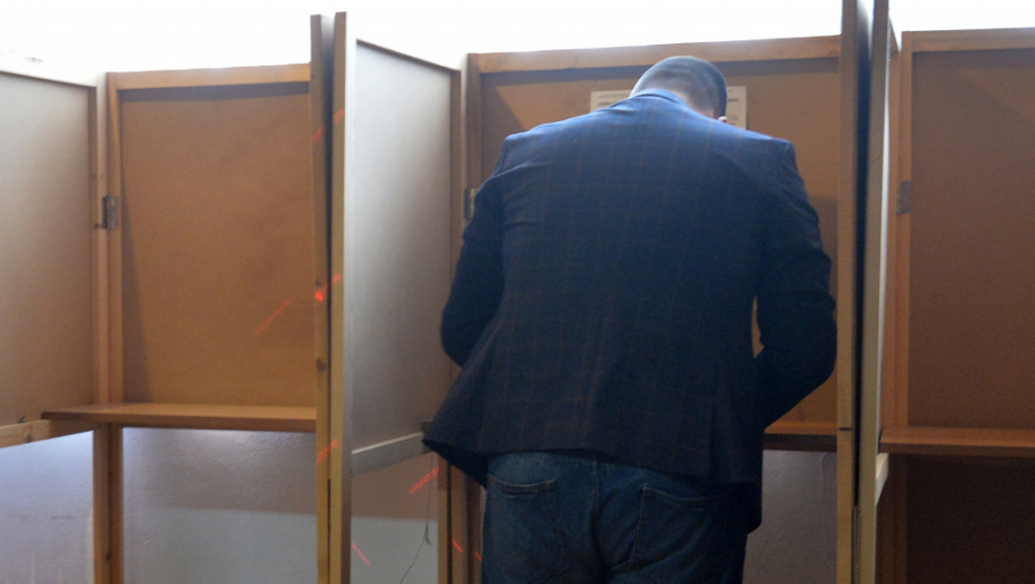 Građani sutra na referendumu odlučuju o promeni Ustava