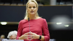 VIOLA FON KRAMON UĆUTKIVALA NAROD Usledio brutalan odgovor - Ovo ti je Srbija! Ko je odgovarao za srpske žrtve? (VIDEO)