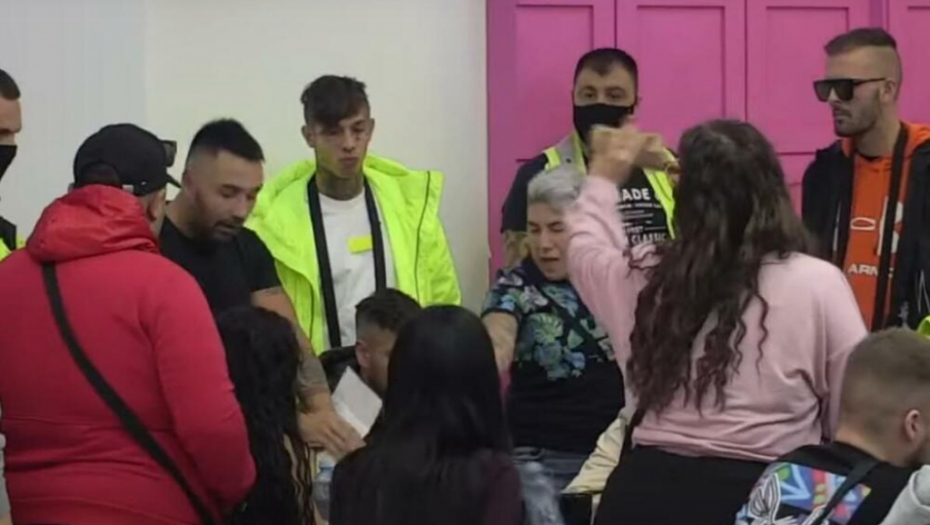 OVO SE NIKADA NIJE DESILO! Novi vođa pobegao sa budžetom, čeka se hitna odluka produkcije!