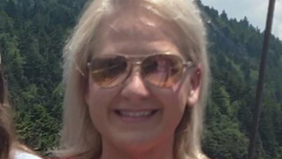 SKANDAL U ŠKOLI Sekretarica Marta (43) ucenjivala učenika (16) da je oralno zadovoljava i da imaju odnose
