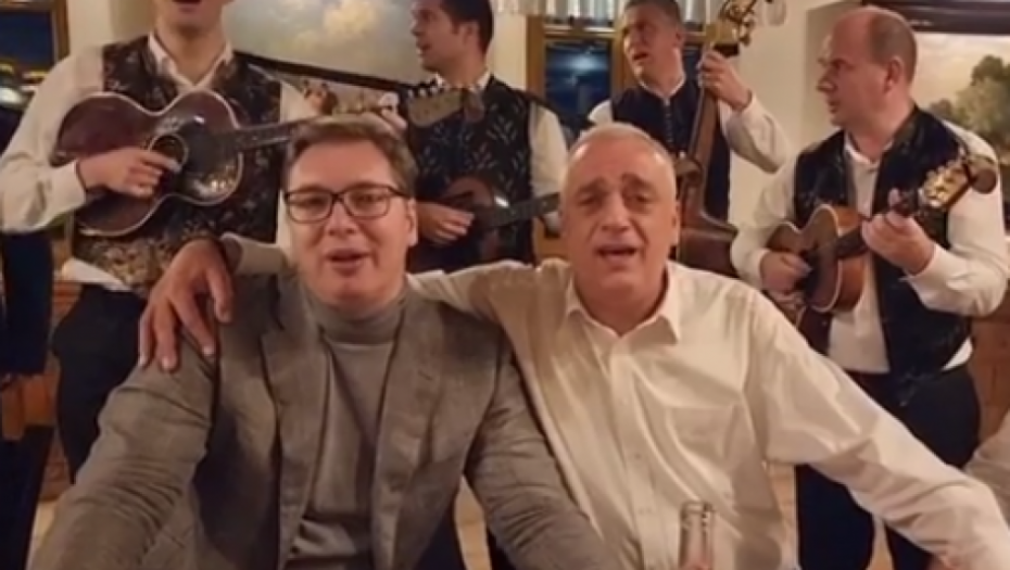 TAMO DALEKO, TAMO JE SRBIJA Legendarni snimak, predsednik Vučić zapevao! (VIDEO)