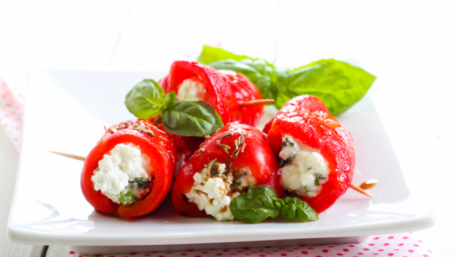 Ukusan ručak: Zapečene paprike punjene sirom i grizom