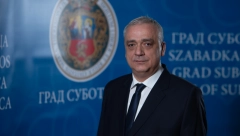 GRADONAČELNIK SUBOTICE: Srbima je i pesma zabranjena