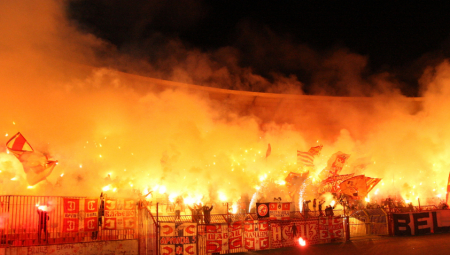 BILO IH JE MANJE "Delije" obučene u crno napale navijače Rome, Italijani bežali na sve strane