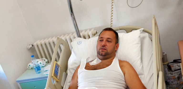 BILO JE OPŠTE RATNO STANJE, PUCALI SU NAM NA DECU Ispovest Srećka Sofronijevića kog su ranili specijalci tzv. kosovske policije!