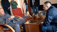 STARIJEM ČOVEKU OTETO 245.000 DINARA NA ULICI Ministar Vulin se odmah oglasio: Beograd će biti bezbedan! (FOTO)