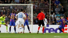 POBEDE DOMAĆINA Mučenje Barselone, Salcburg ulovio "vukove"