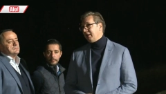 Otkriveno zašto Vučić nosi rolke