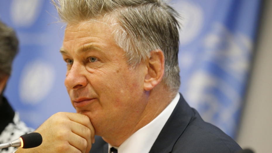 NEOČEKIVANI OBRT! Otkriveno ko je dao pištolj slavnom glumcu kojim je ubio ženu i ranio poznatog reditelja!