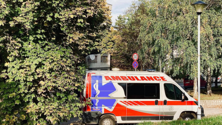 NAPADNUTA EKIPA HITNE POMOĆI U RESNIKU Grupa momaka maltretirala zdravstvene radnike