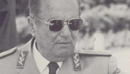 VIC DANA Šeta se Tito posle rata i ugleda seljaka kako ore