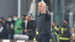 ODMAH KAZNIO IGRAČE! Murinjo je ovo radio posle blamaže u Ligi konferncija!