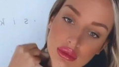 NEMIRNE GRUDI LUNE ĐOGANI! Objavila vreli video u kupaćem, komentari samo pljušte (VIDEO)