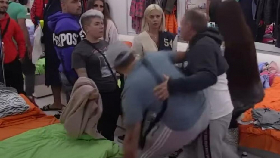 OBEZBEĐENJE MOMENTALNO ULETELO! Zadrugar nasrnuo na Matoru, pale gnusne uvrede, neviđeni haos u rijalitiju!