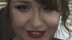 DEBILI I NARKOMANI! Isplivao skandalozni snimak srpske pevačice dok gnusno vređa vakcinisane stanovnike Srbije, javnost zgrožena! (VIDEO)