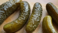 Brzo i jednostavno: Salata od kiselih krastavaca