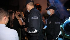 ALO! SA KOVID INSPEKCIJOM Redovi ispred klubova, gužva i muzika ne ometaju komunalnu! Sertifikate na sto (VIDEO)