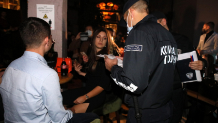 STROGA KONTROLA KOVID PROPUSNICA Policija noćas izvršila proveru u 800 objekata, pljuštale kazne!